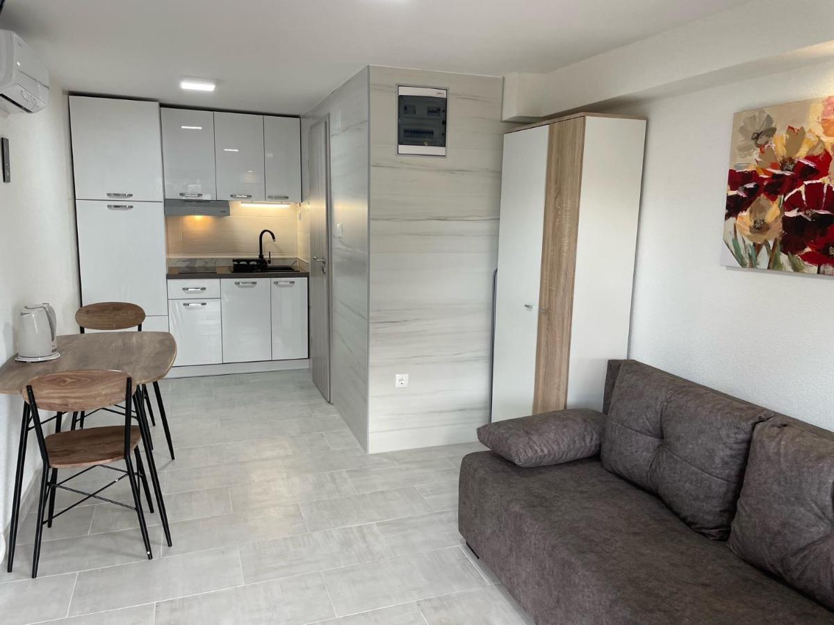 Lory Apartmani Dramalj Bagian luar foto