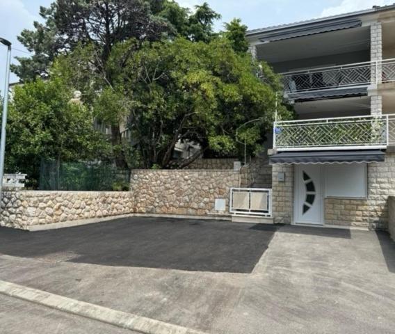 Lory Apartmani Dramalj Bagian luar foto