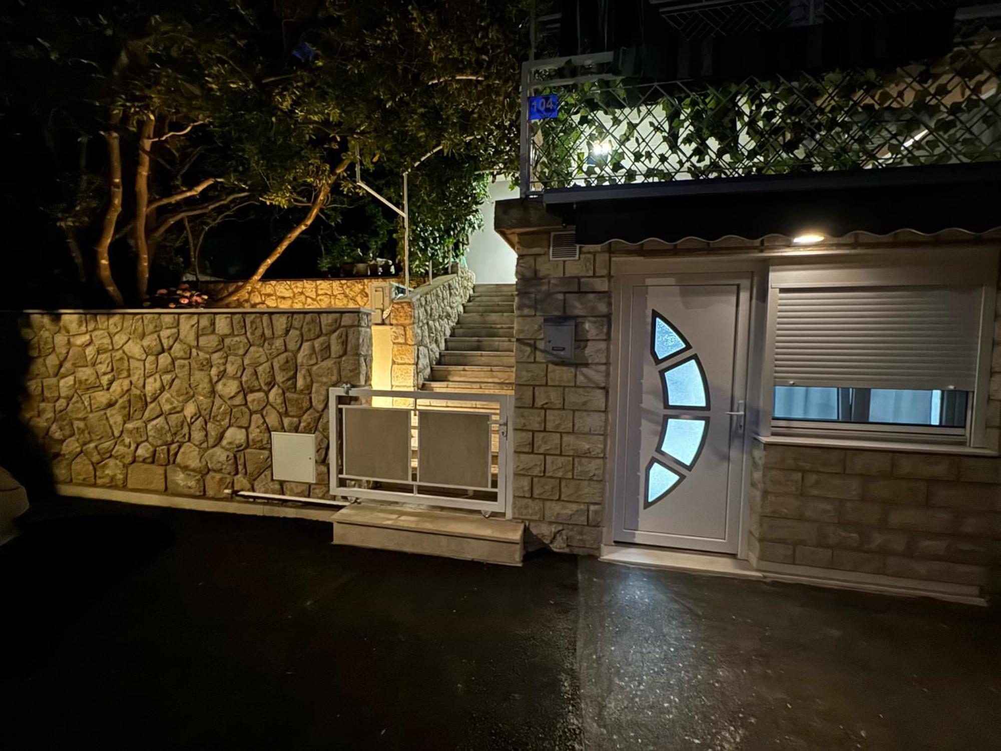 Lory Apartmani Dramalj Bagian luar foto