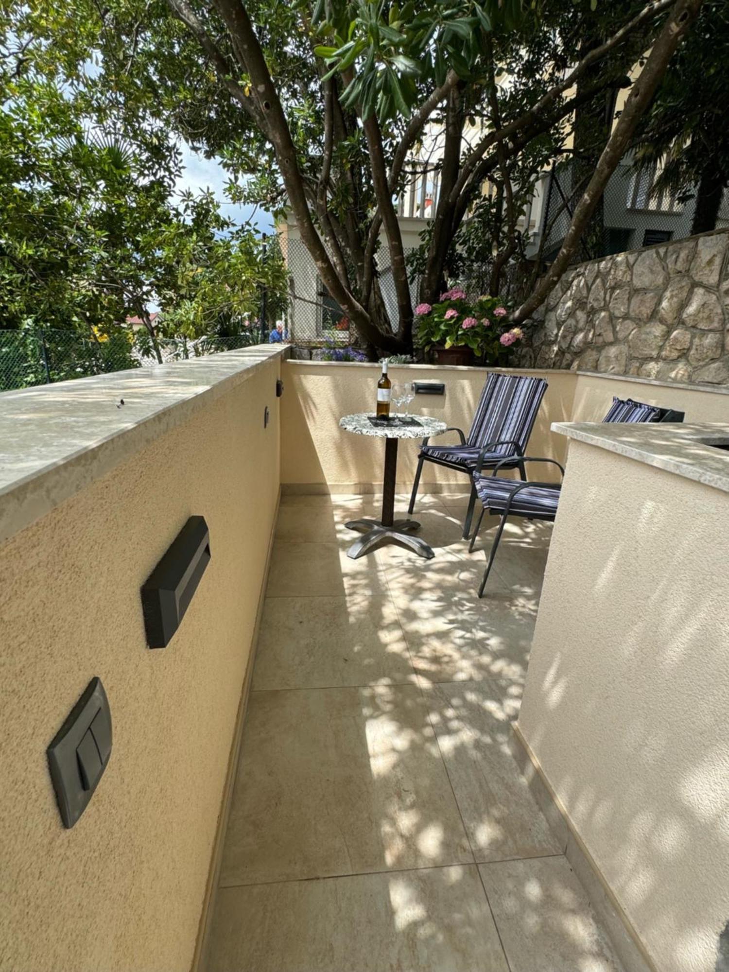 Lory Apartmani Dramalj Bagian luar foto